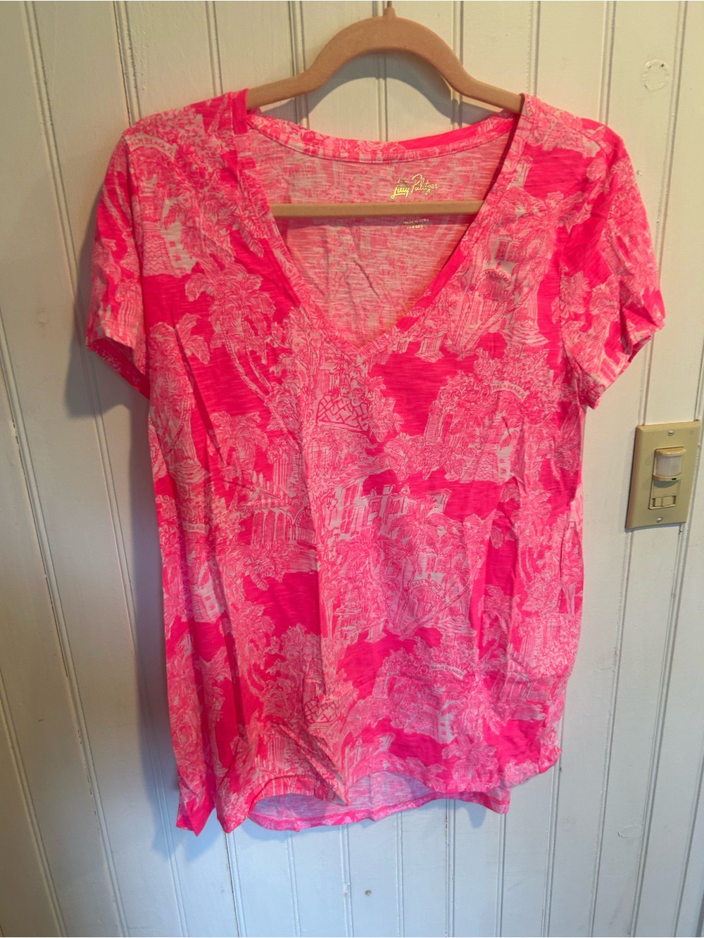 Lilly Pulitzer Pink Printed V-Neck Short Sleeve Tee